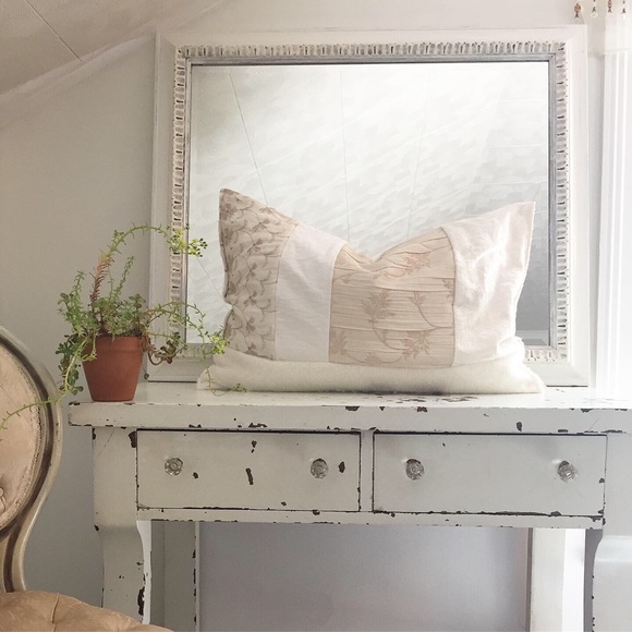 “White Linen” Cottagestyle Down Pillow - Picture 2 of 5